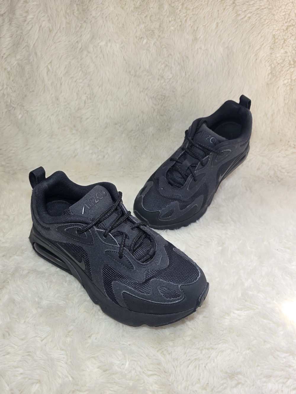 Nike Air Max 200 Triple Black Running Shoes Sneakers Womens Size 6 AT6175-003